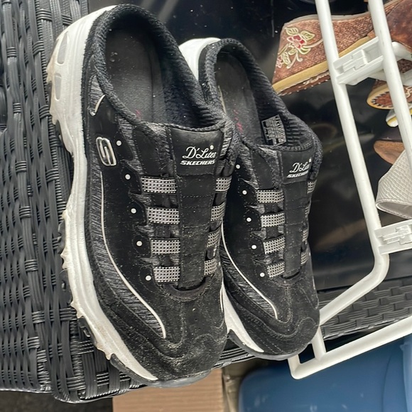 Sketcher’s - Picture 1 of 1